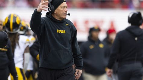 Ferentz revisits fair catch call, says Iowa got ‘screwed’ out of 11 wins
